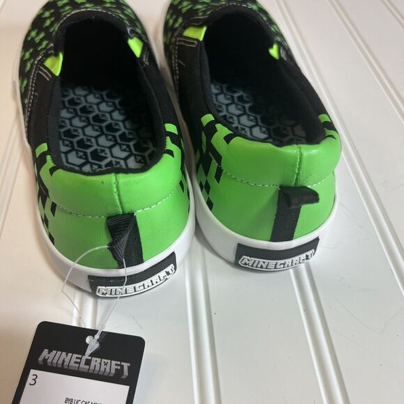 Minecraft  Big Boys Size 5 Canvas Slip-on Sneakers NWT - Picture 4 of 7